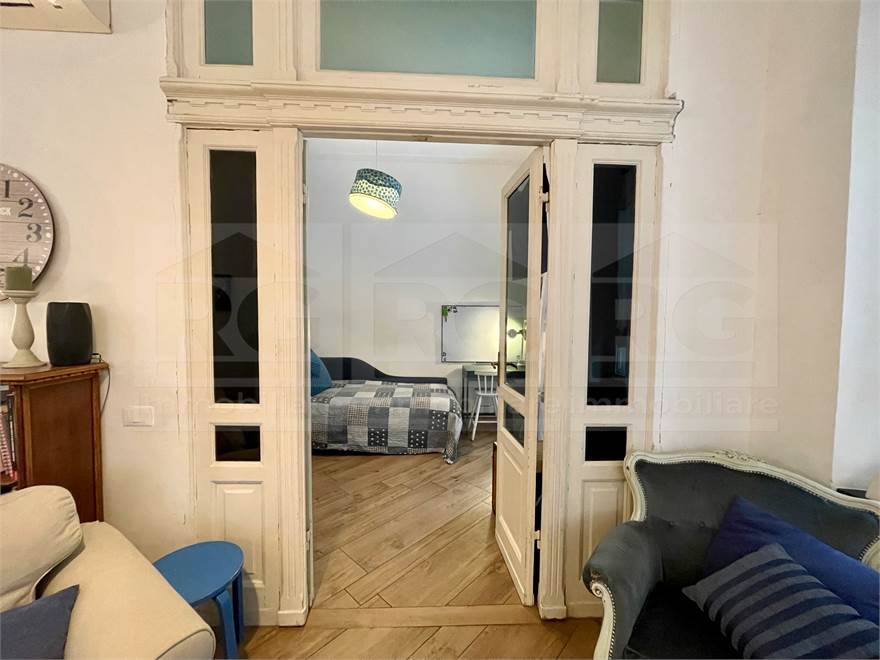 prima camera con portale di apertura